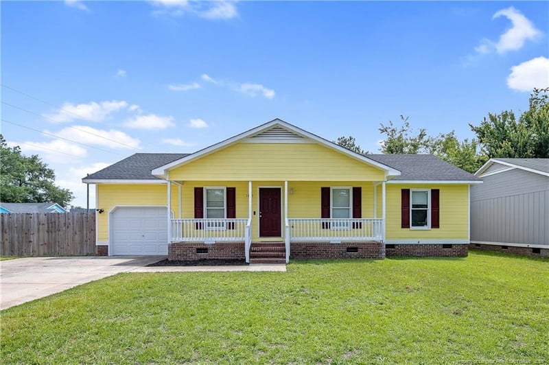 1407 Farwell Dr, Fayetteville, NC 28304
