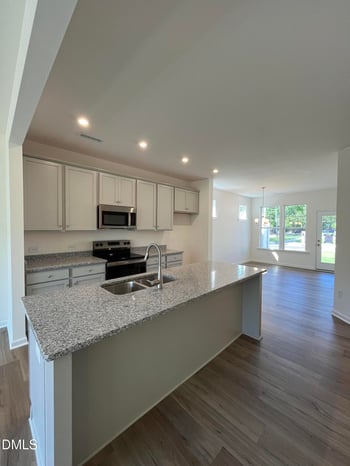 1407 Goldsboro Ave, Sanford, NC 27330