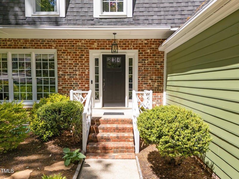 1408 Bridgeport Dr, Raleigh, NC 27615