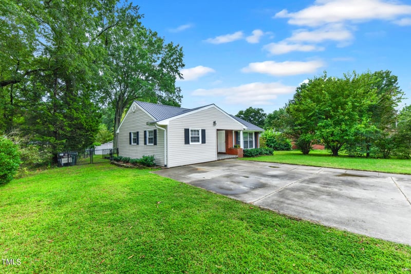 1408 Harriet Dr, Burlington, NC 27215