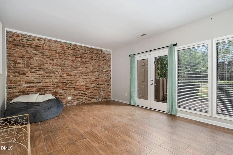 1408 Oak Tree Dr, Chapel Hill, NC 27517