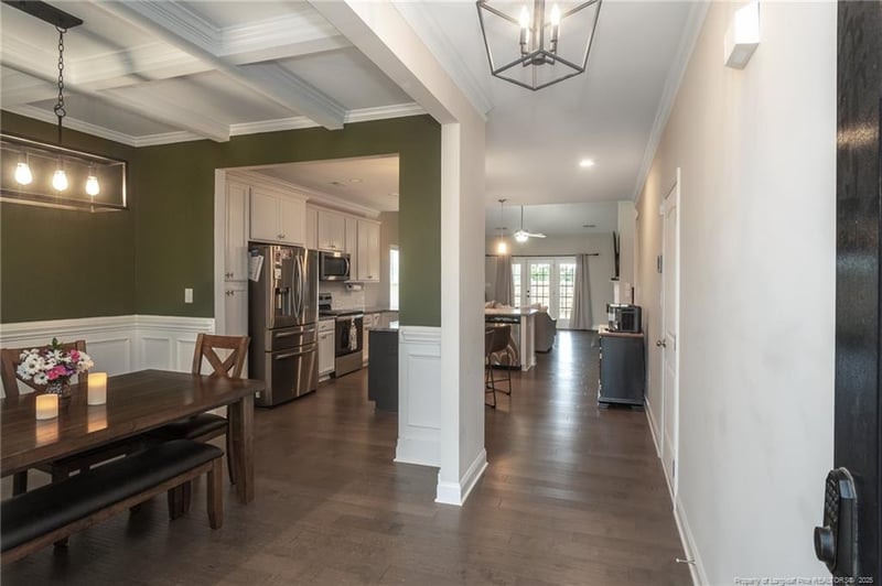 1409 Amen Ct, Hope Mills, NC 28348