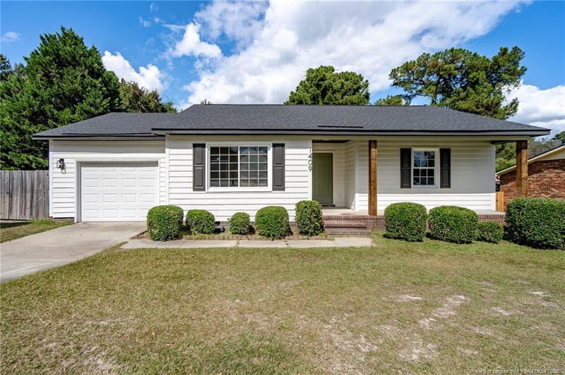 1409 Blairwood Dr, Fayetteville, NC 28314