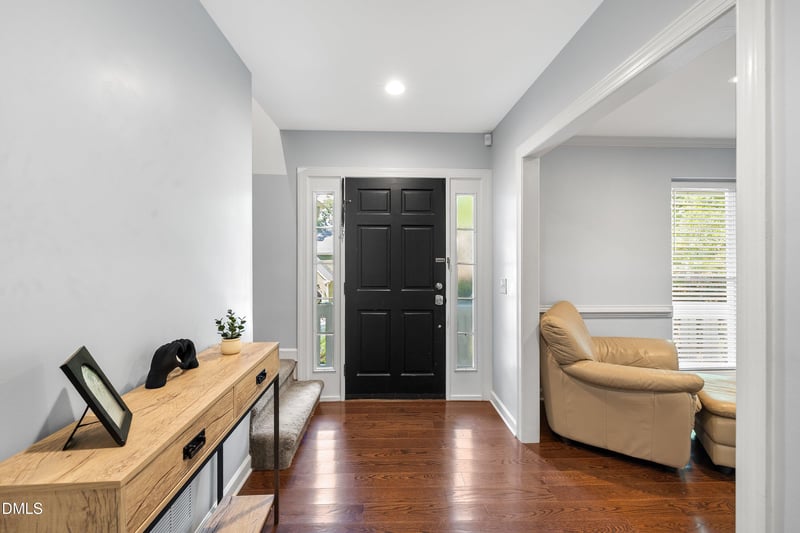 1409 Bridgeport Dr, Raleigh, NC 27615
