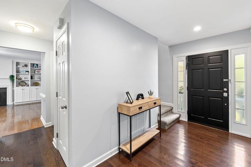 1409 Bridgeport Dr, Raleigh, NC 27615