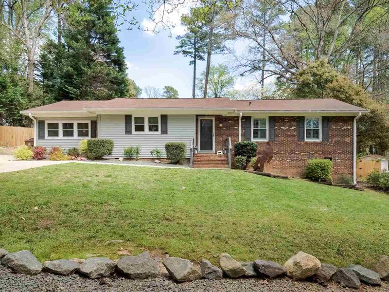 1409 Brunson Ct, Cary, NC 27511