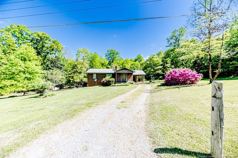 1409 Dogwood Acres Dr, Sanford, NC 27330