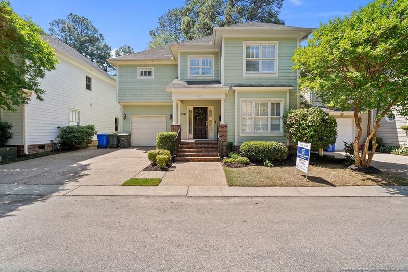 1409 Grace View Pl, Fayetteville, NC 28305