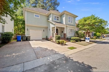 1409 Grace View Pl, Fayetteville, NC 28305