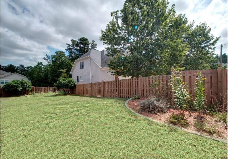 1409 Hemlock Hills Dr, Durham, NC 27703
