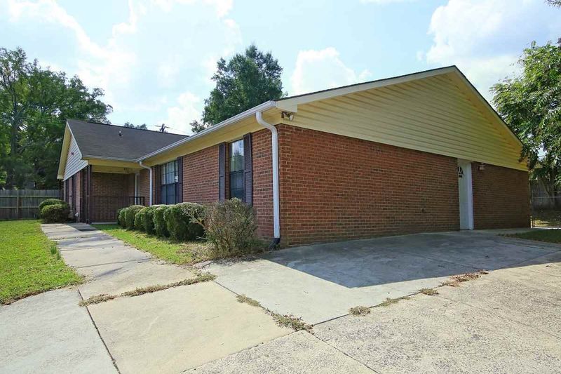 1409 Holloway St, Durham, NC 27703