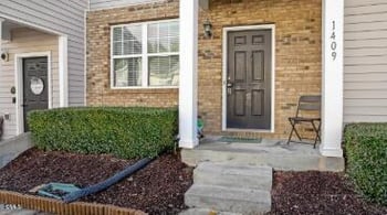 1409 Oxleymare Dr, Raleigh, NC 27610