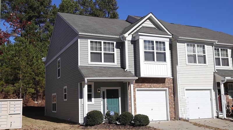 1409 Stone Manor Dr, Raleigh, NC 27610