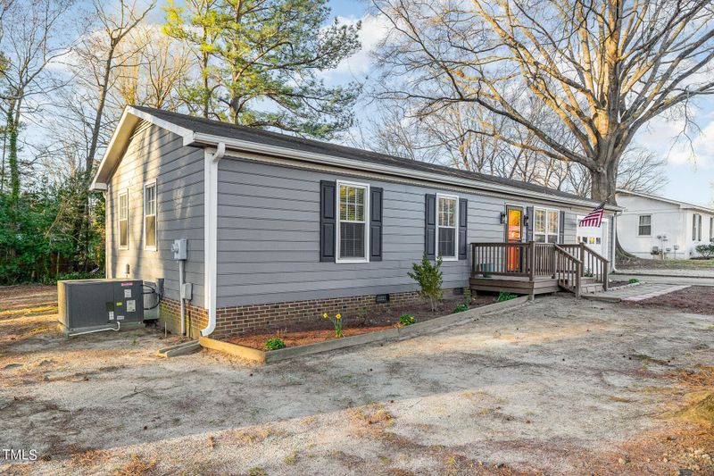 141 W 1st St, Wendell, NC 27591