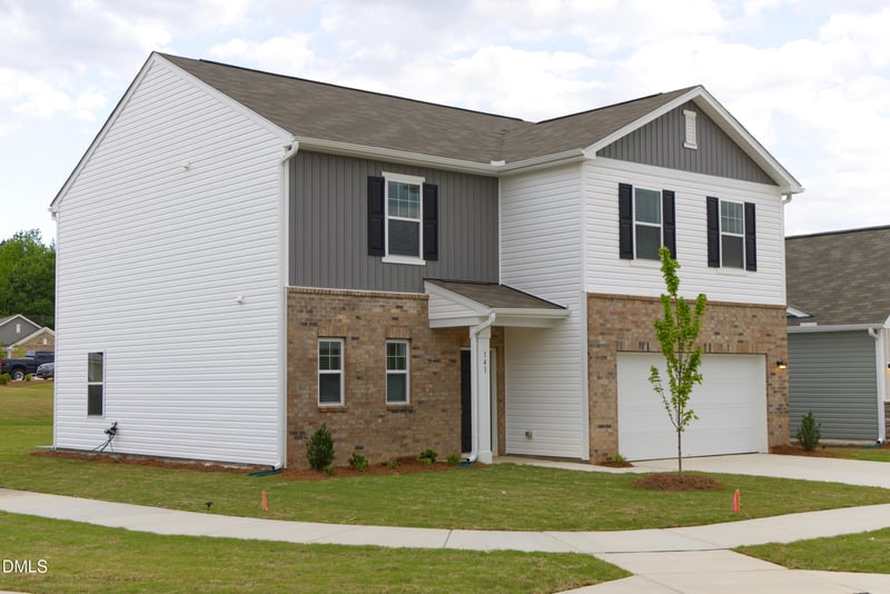 141 Babbling Brook Dr, Clayton, NC 27520