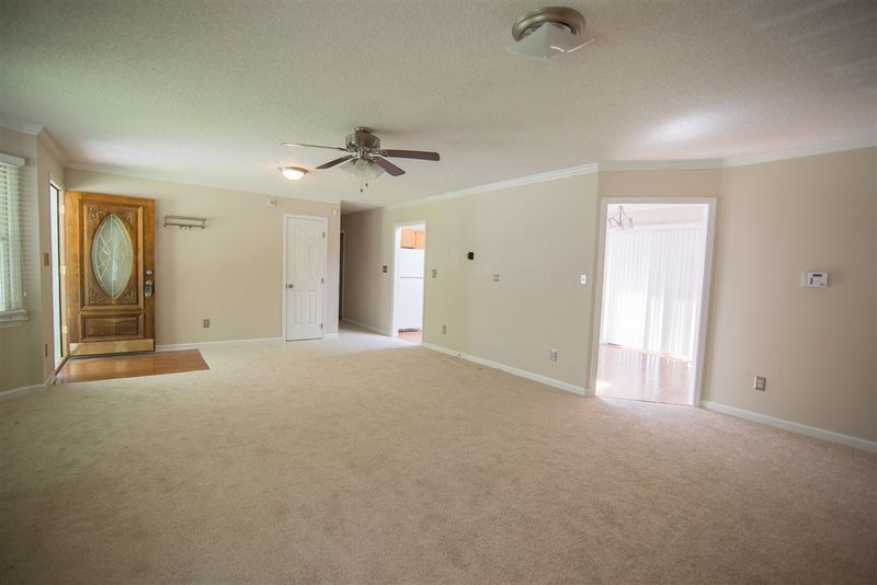 141 Beaver Dam Dr, Youngsville, NC 27596