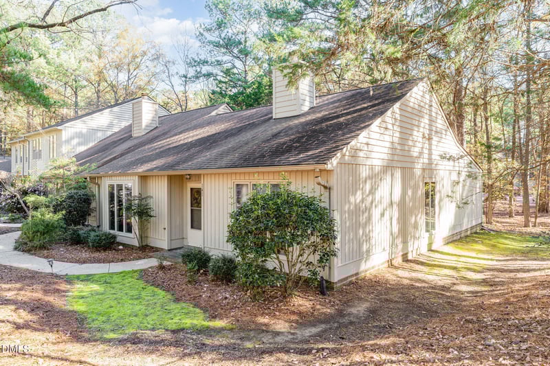 141 Berry Patch Ln, Chapel Hill, NC 27514