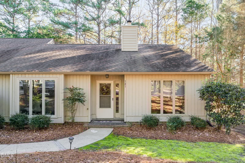141 Berry Patch Ln, Chapel Hill, NC 27514