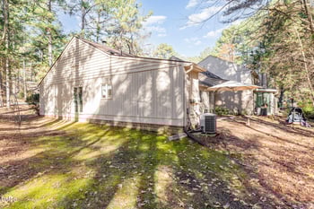 141 Berry Patch Ln, Chapel Hill, NC 27514