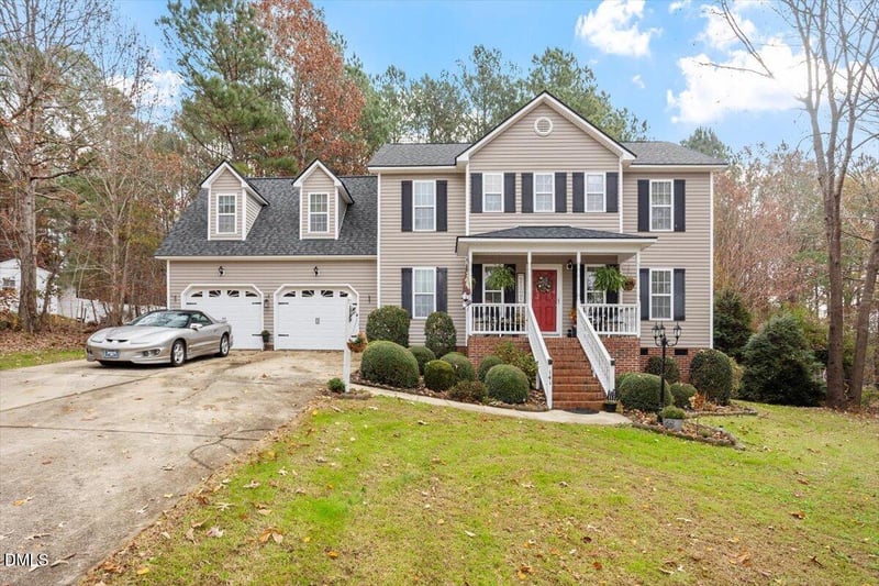 141 Falcon Pointe Ln, Clayton, NC 27520