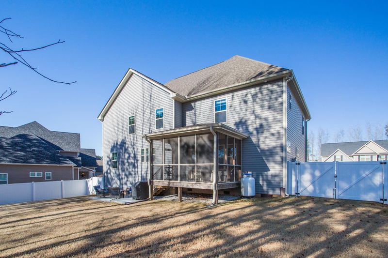 141 Foxtail Ct, Clayton, NC 27520