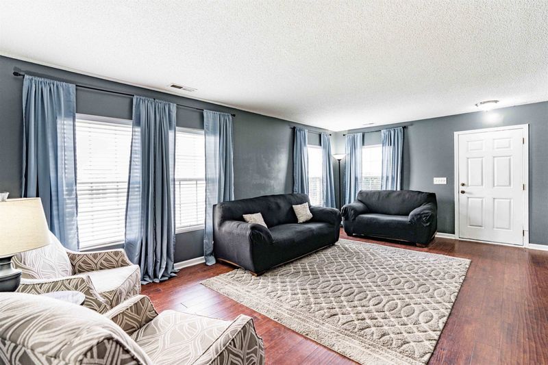 141 Georgetowne Dr, Clayton, NC 27520