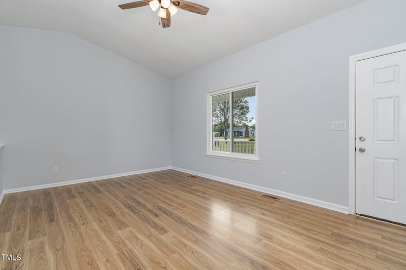 141 Kent St, Youngsville, NC 27596