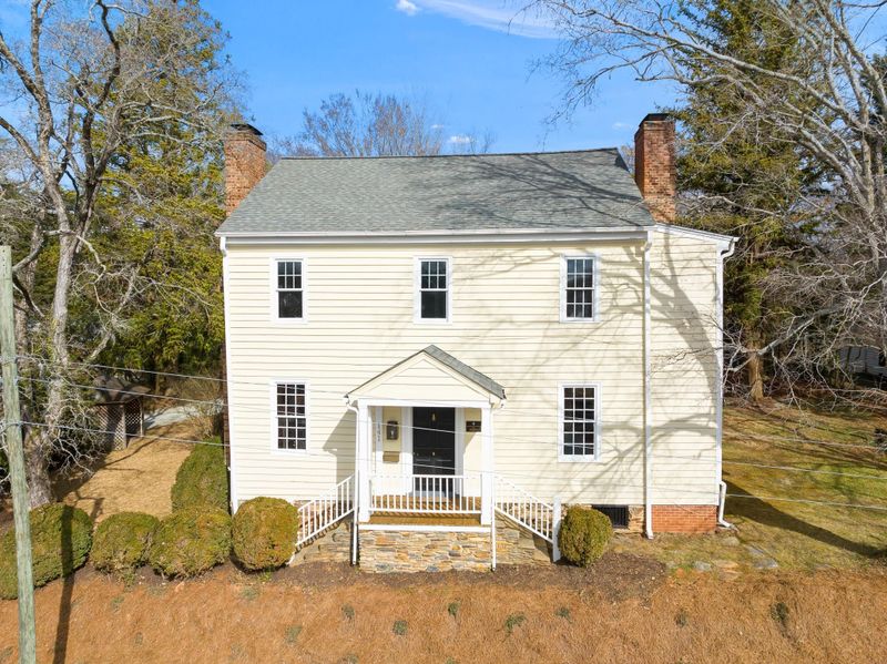 141 E King St, Hillsborough, NC 27278