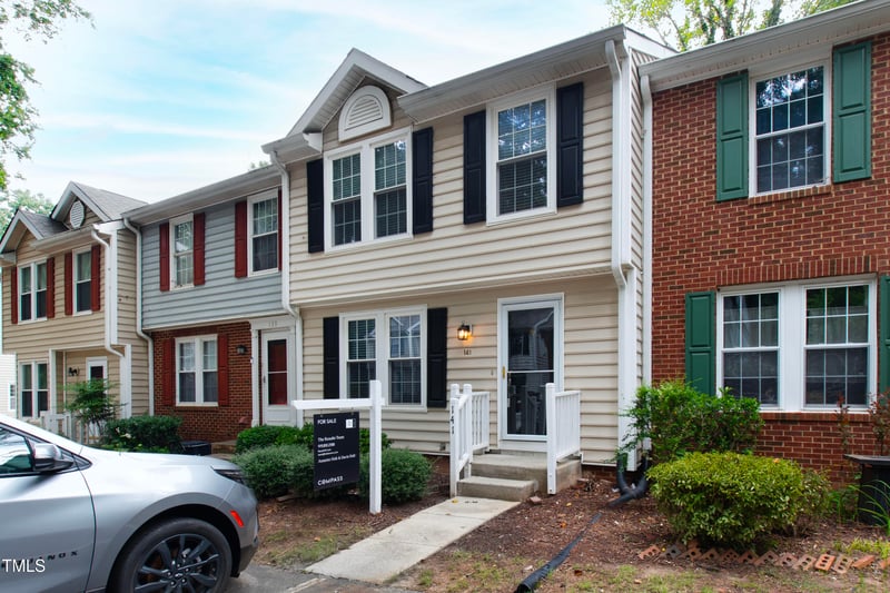 141 Riverwalk Cir, Cary, NC 27511