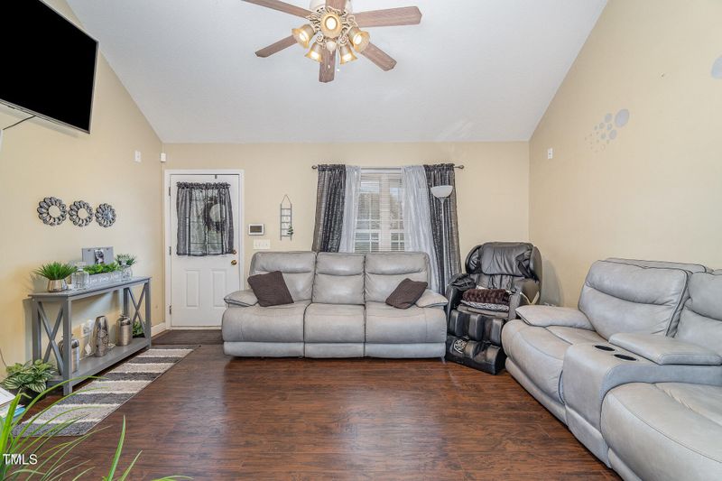 141 Saige Ct, Burlington, NC 27217