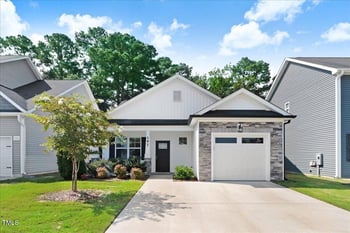 141 Sturgeon St, Smithfield, NC 27577