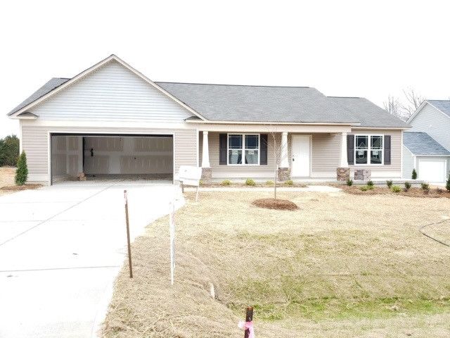 141 Willow Ridge Cir, Willow Springs, NC 27592