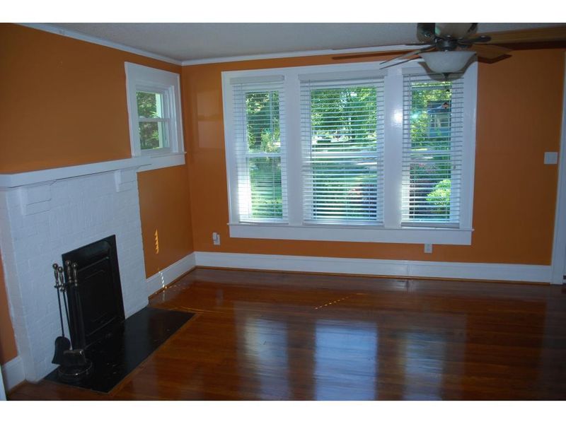 1410 W Davis St, Burlington, NC 27215