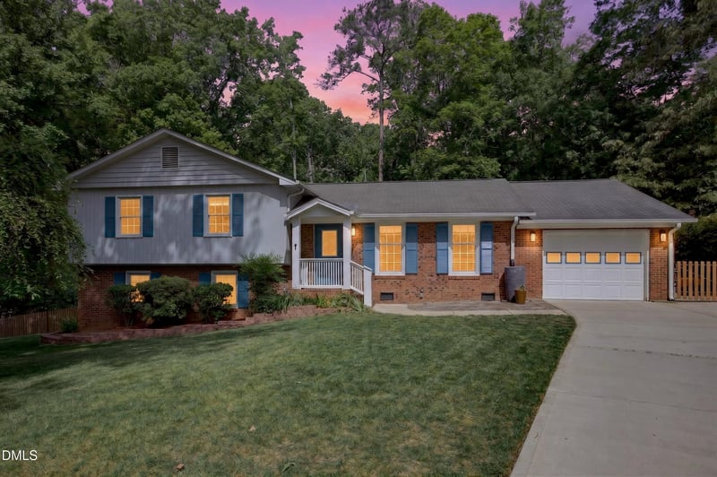 1410 Dunbar Ct, Cary, NC 27511