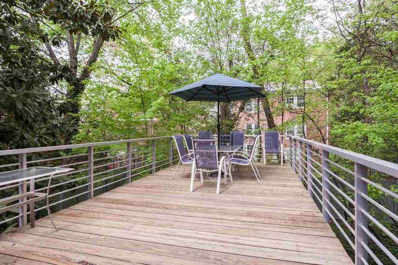 1410 Park Dr, Raleigh, NC 27605