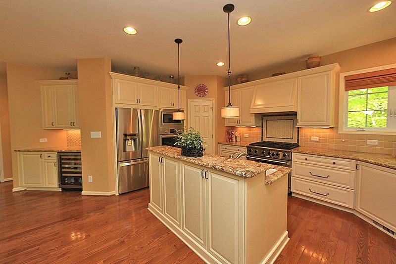 1410 Starmont Dr, Hillsborough, NC 27278