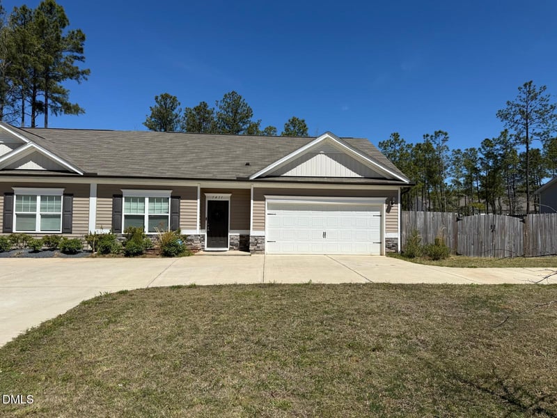 1411 7th St, Sanford, NC 27330