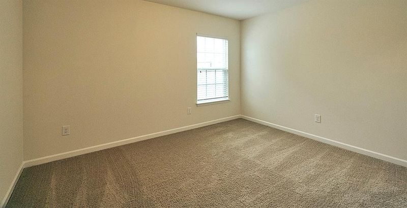 1411 Carisbrooke Dr, Mebane, NC 27302