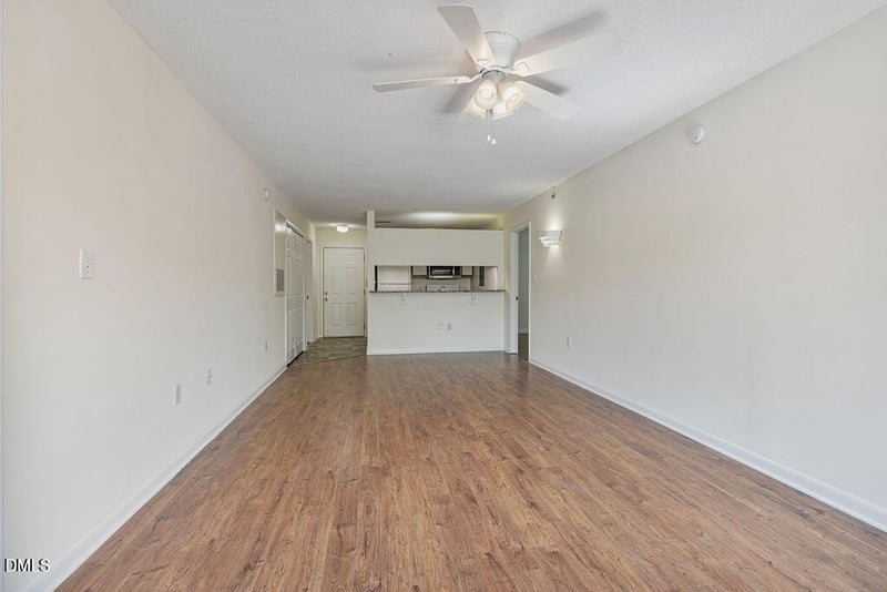 1411 Collegiate Cir #302, Raleigh, NC 27606