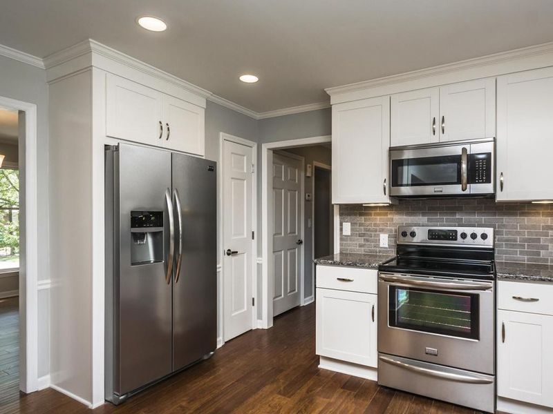 1411 Manchester Ln, Burlington, NC 27215