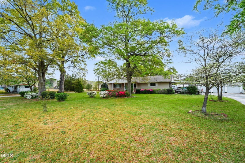 1411 Seabrook School Rd, Fayetteville, NC 28312
