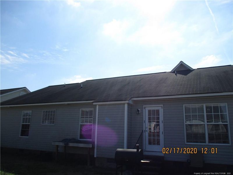 1412 Avoncroft Dr, Fayetteville, NC 28306