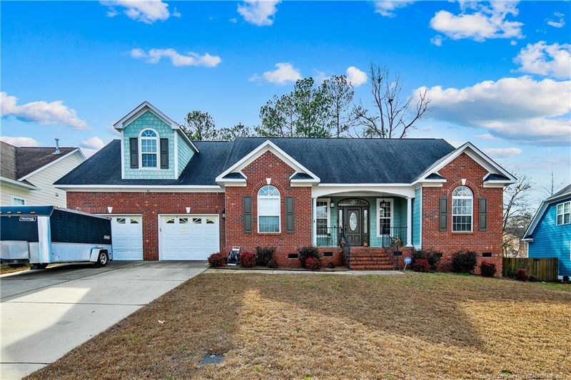 1412 Blue Ribbon Ln, Hope Mills, NC 28348