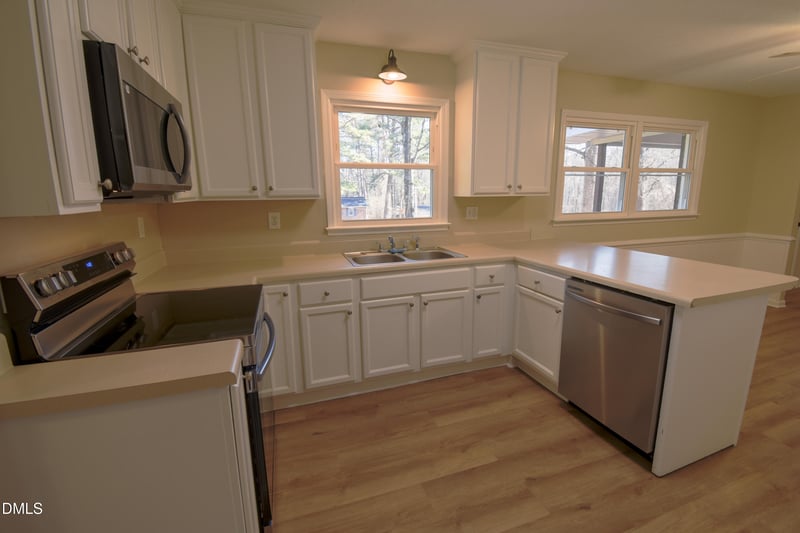 1412 Chamblee Rd, Zebulon, NC 27597