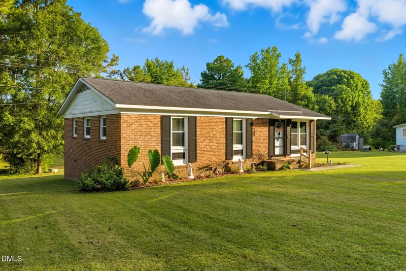 1412 Parks Village Rd, Zebulon, NC 27597