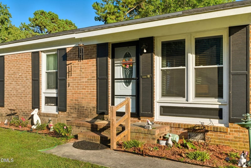 1412 Parks Village Rd, Zebulon, NC 27597