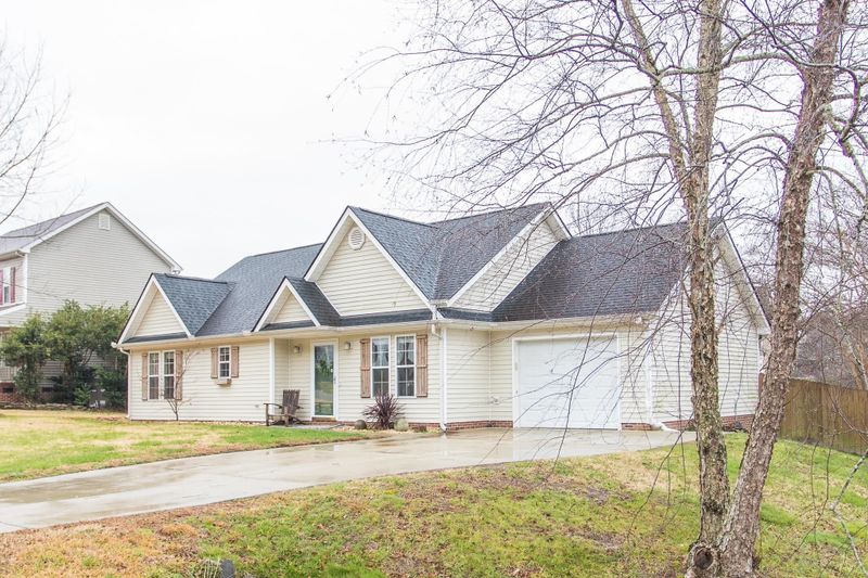 1412 E Stone Arch Dr, Fuquay Varina, NC 27526