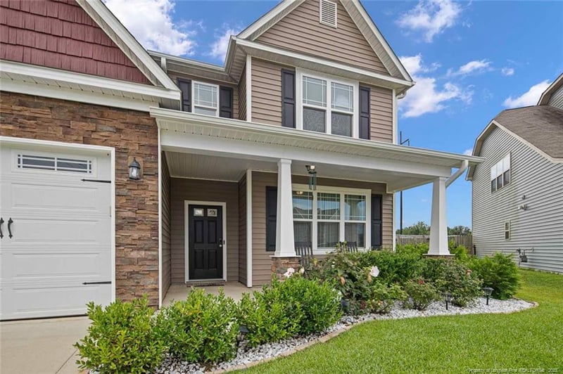 1413 Amen Ct, Hope Mills, NC 28348