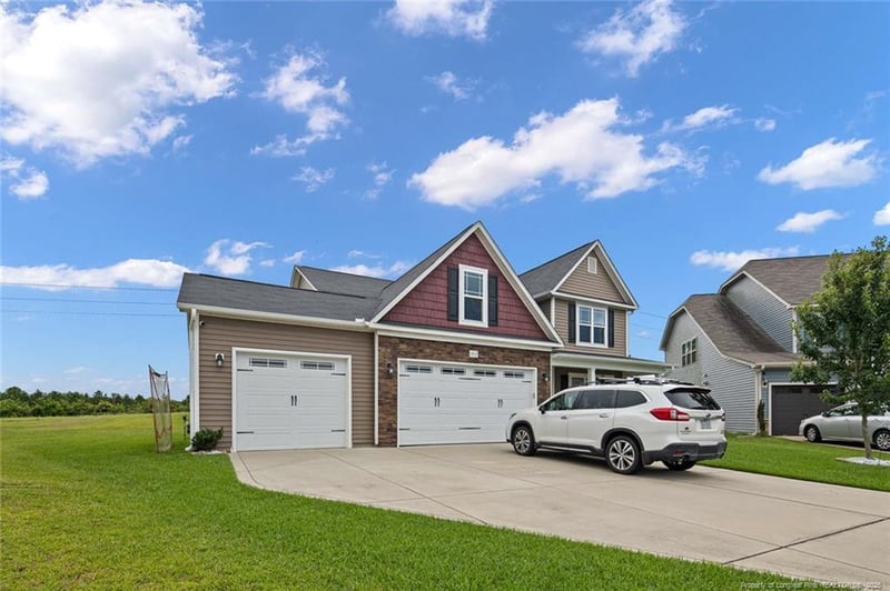 1413 Amen Ct, Hope Mills, NC 28348