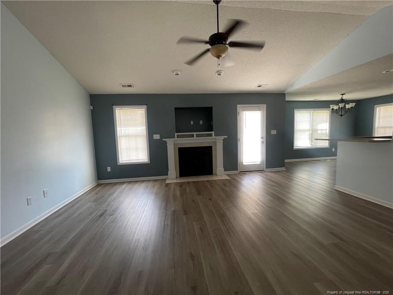 1413 Avoncroft Dr, Fayetteville, NC 28306
